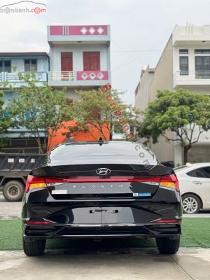 Xe Hyundai Elantra 1.6 AT Đặc biệt 2022