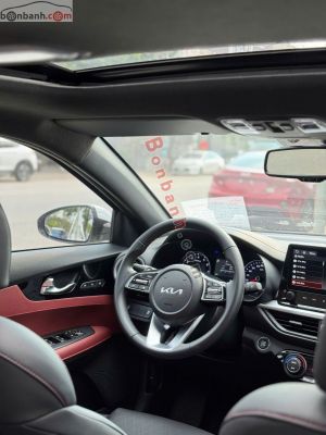 Xe Kia K3 Premium 2.0 AT 2024